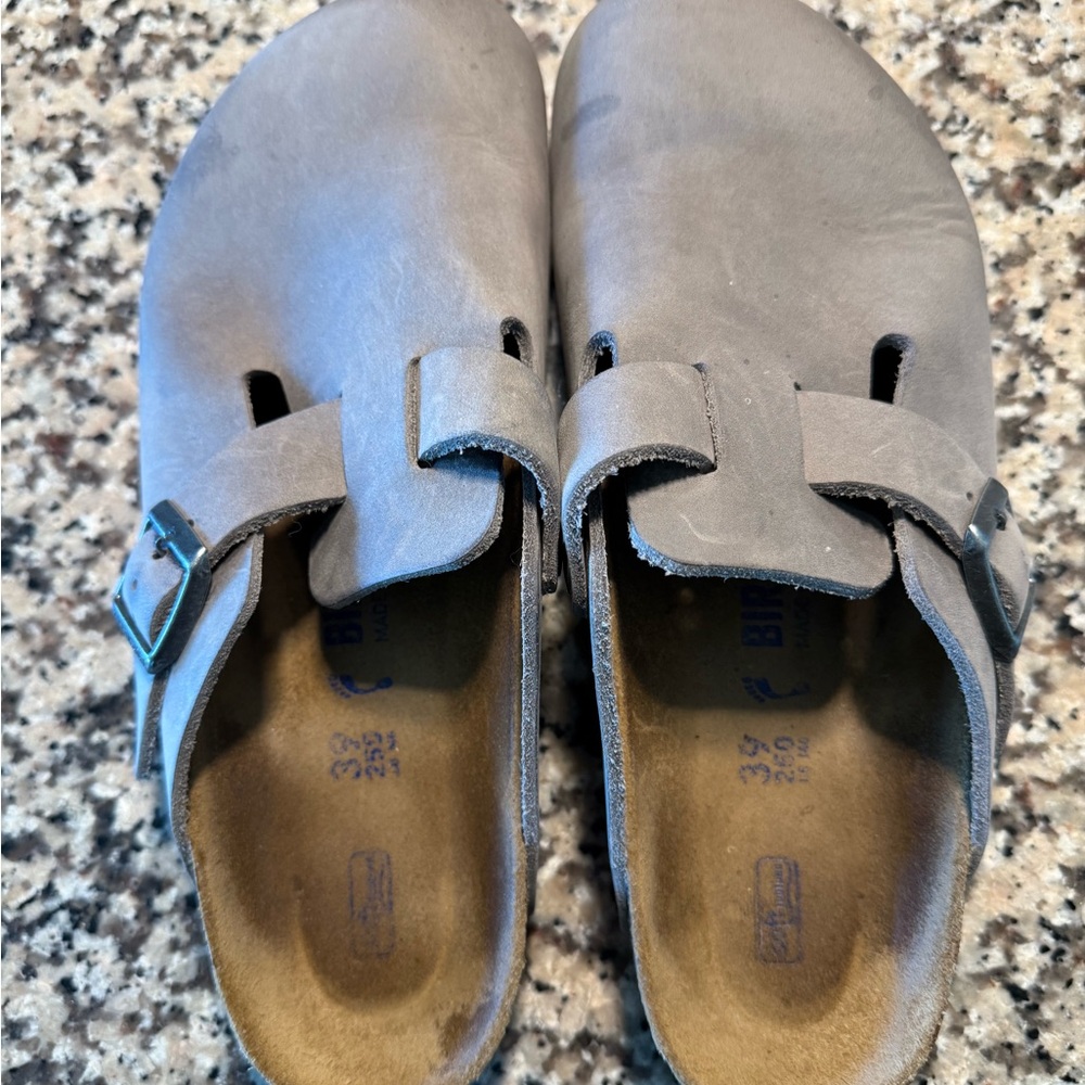 Grey Birkenstock Boston clogs size 39